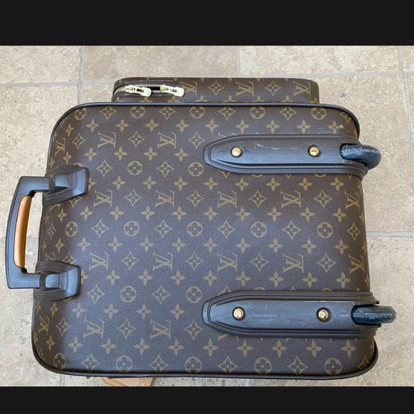 A82 - 💯% authentic Louis Vuitton travel bag - Picture 3 of 13